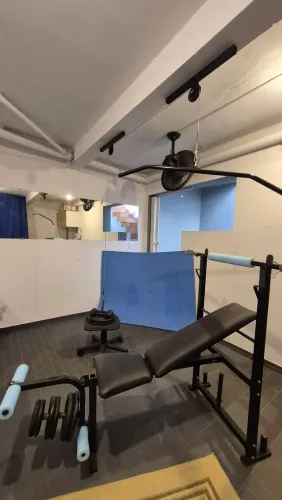 Cadeira Supino, costas, flexora, braços, tricep.s