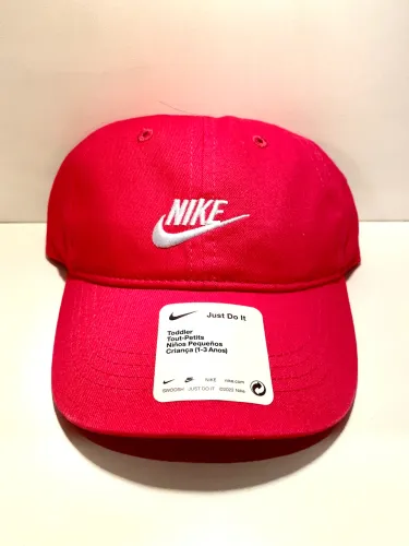 Boné Nike na cor rosa - tamanho de 1 a 3 anos 