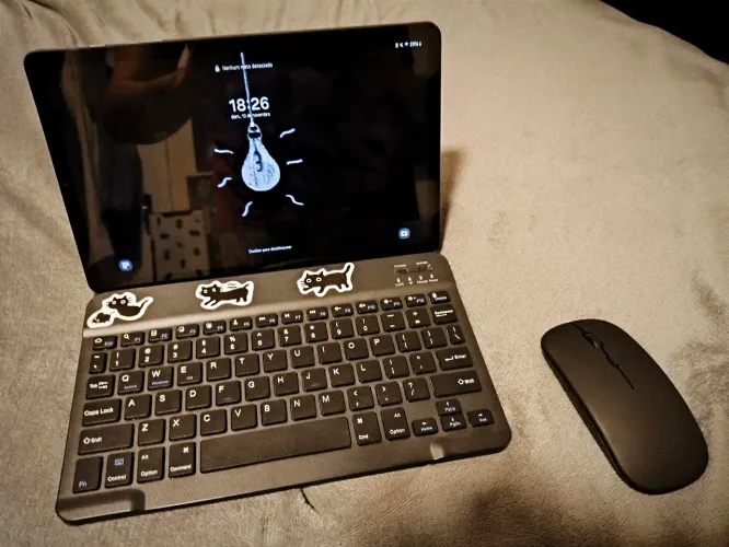 Teclado e mouse Bluetooth