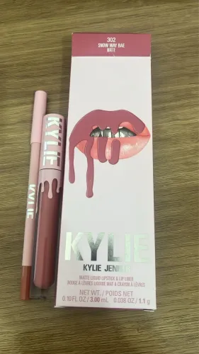 Lip Kit - Kylie Cosmetics Matte 302 Snow Way Bae