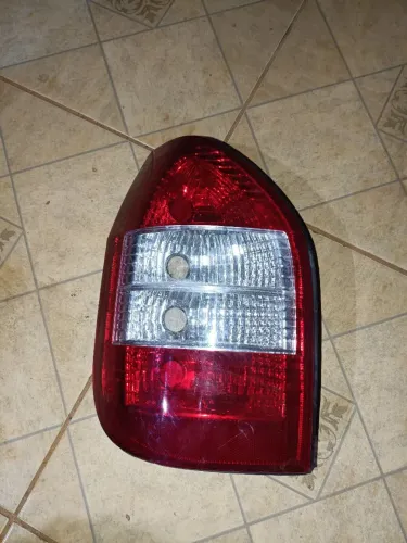 Laterna traseira esquerda da Zafira