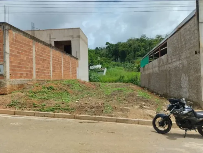 Vende-se um lote 240 m2 Cidade verde próximo de Ipatinga
