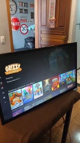 Tv samsung smart 32 com detalhe.....