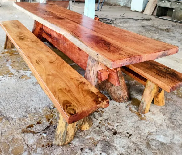 Mesa Rústica de angico 
