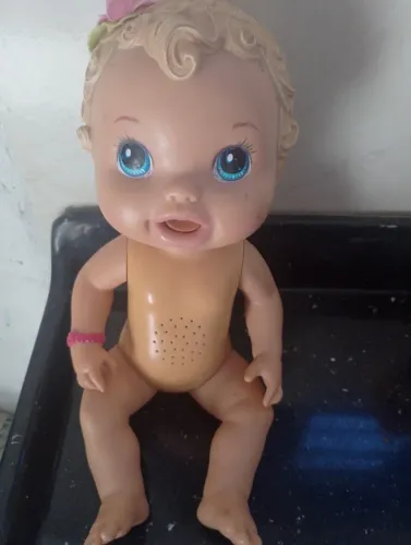 Bebe Alive comilona 2011