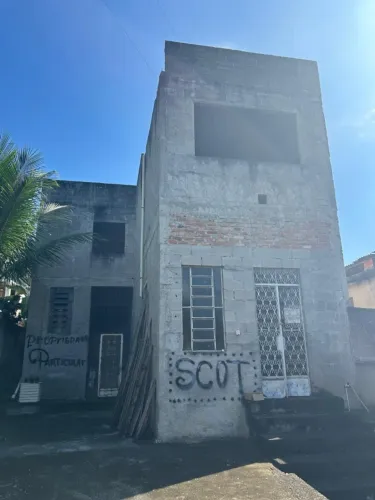 TERRENO COM GALPÃO À VENDA ? 288 m²