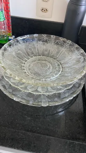 Fruteira antiga com 3 peças de cristal