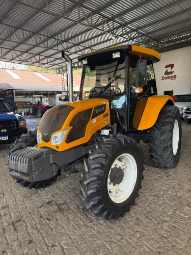 Trator Valtra A850 4x4 2017