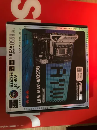 b650 asus ayw (tirei a parte de plástico do dissipador por estetica)