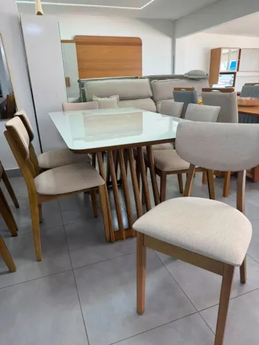 CONJUNTO MESA COM 6 CADEIRAS ESTOFADAS MADEIRA MACIÇA