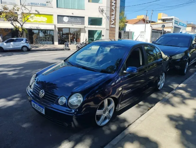 Volkswagen Polo Sedan 1.6 MI 101cv 8V 4P 2004