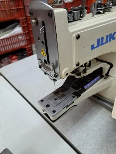 Máquina Botoneira Industrial Juki