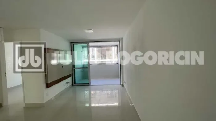 Apartamento Gleba A Recreio dos Bandeirantes 3 quartos (1 suíte)