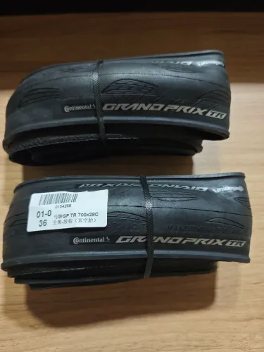 Par de Pneus Continental Grand Prix Tubeless 700x28mm