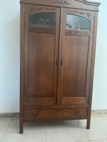 Armário colonial com modelo holandês