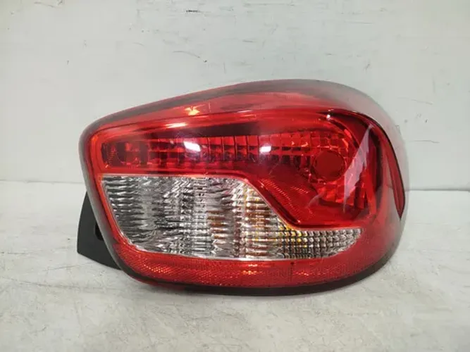 Lanterna Direita Renault Kwid 2018 A 2022 Original 26160 Direito/passageiro Vermelho