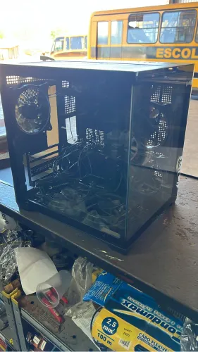 Vendo gabinete, somente gabinete sem as fans!