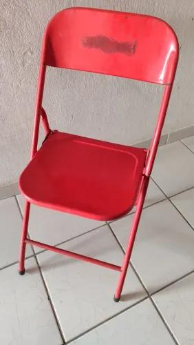 Cadeira Dobrável de Metal Vermelha - Resistente | Ideal para Bar/Lanchonete
