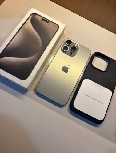 iPhone 15 Pro Max 256GB 82% Bateria