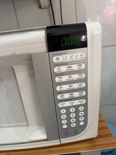 Vendo microondas- Electrolux 20 litros