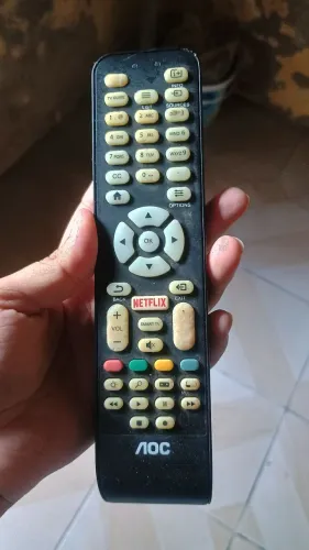 Tv AOC de 32 polegadas. 400 reais