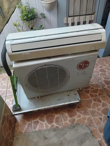 Vários ar condicionado a 550 cada