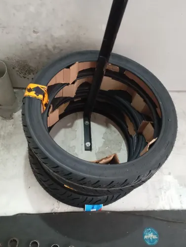 Pneu traseiro e dianteiro robust sem câmera 9090 18
