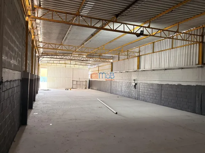 Galpão Comercial para Locação com 550 m² no Parque Aeroporto  Macaé
