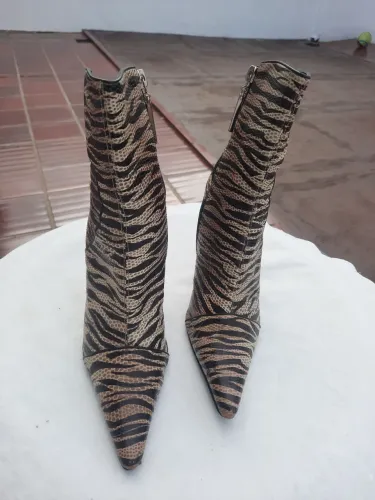 bota ana paula salto fino animal print 35