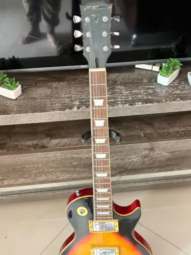 Guitarra Les Paul Phoenix Usada