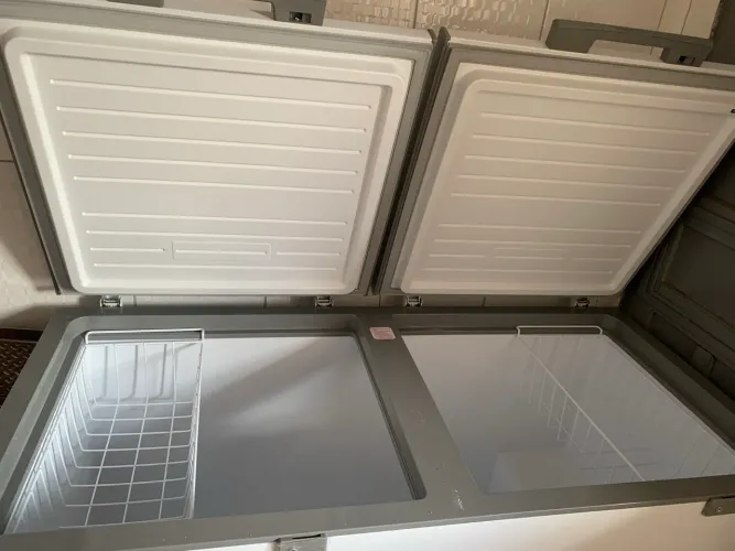 Freezer horizontal 2 portas com tranca