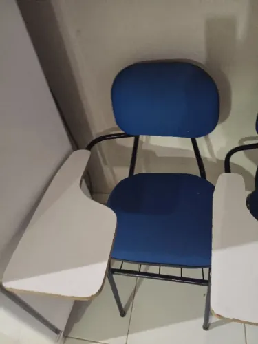 Vende-se cadeiras de escola para orientação 380