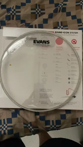 Pele Evans G2 (usada para tom de 12")