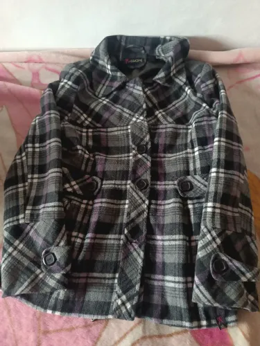 Vendo um lote de roupas de frio ?