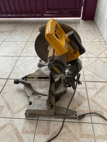 Serra de Esquadria DeWalt - Profissional (Para pequenos ajustes)