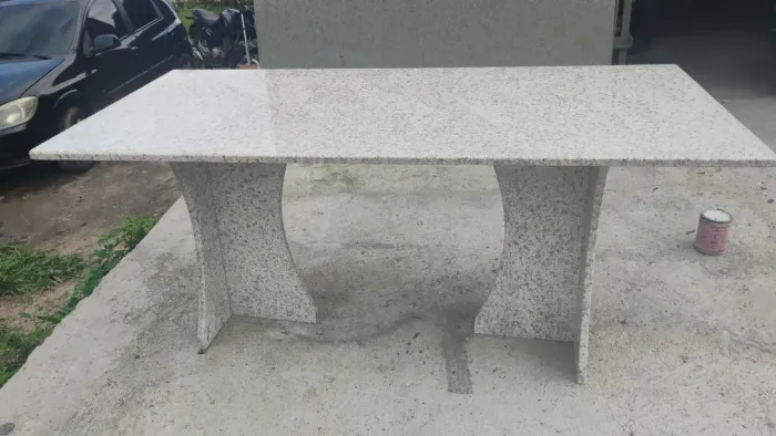 Mesa de granito branco nevasca