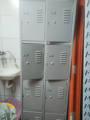 Armário 8 lugares