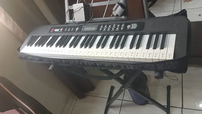 Teclado kobe teclas sensíveis com todos os acessórios