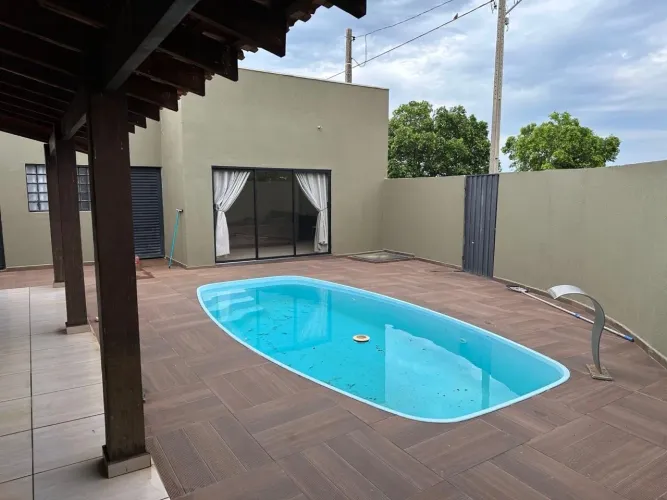 Vendo casa com piscina em Rancharia 