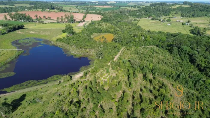 Propriedade com 10,6ha, Celeiro Americano, casas, galpões e açude em Triunfo - Aceito veíc