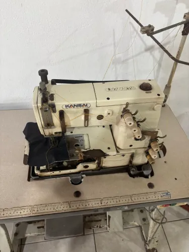 Máquina de costura fechamento