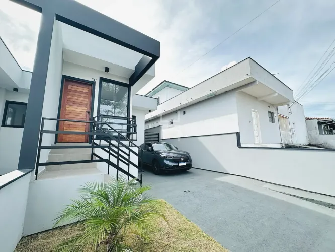 ÚLTIMA UNIDADE - Casa geminada com 2 dormitórios no São Sebastião