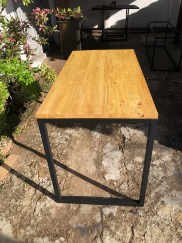 Mesa Industrial 120x60cm em Madeira Natural