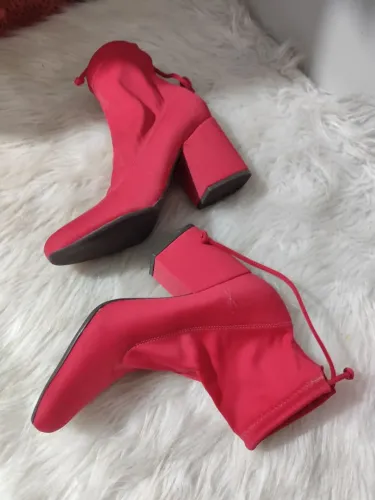 Bota novinha tamanho 37