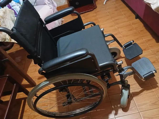 Cadeiras de rodas nova
