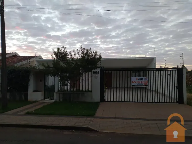 Casa à Venda Em Campo Mourão
