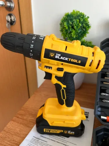 Parafusadeira e furadeira de impacto 21V Blacktools 