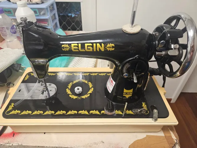 Máquina de costura Retro