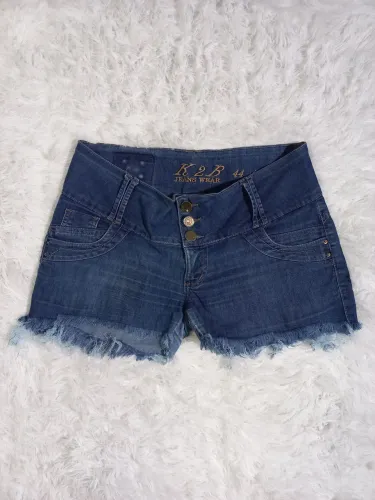 Short Jeans Feminino Desfiado na Barra Tamanho 44