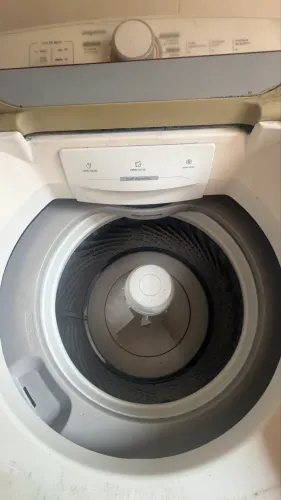 Máquina de lavar Brastemp com pequenos defeitos